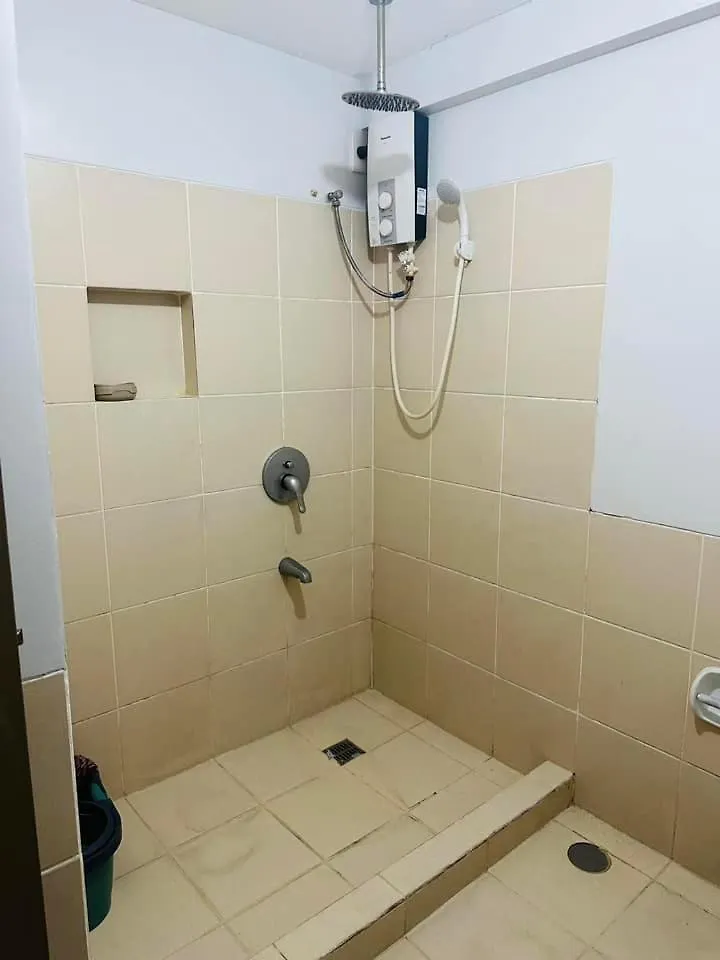 Tan Condo Las Pinas Love hotel