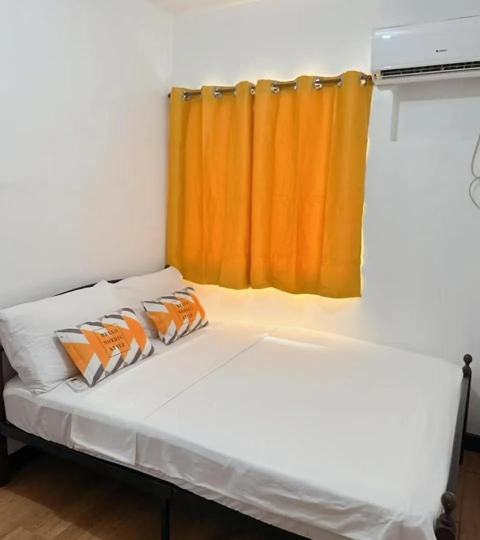 Tan Condo Las Pinas 0*,